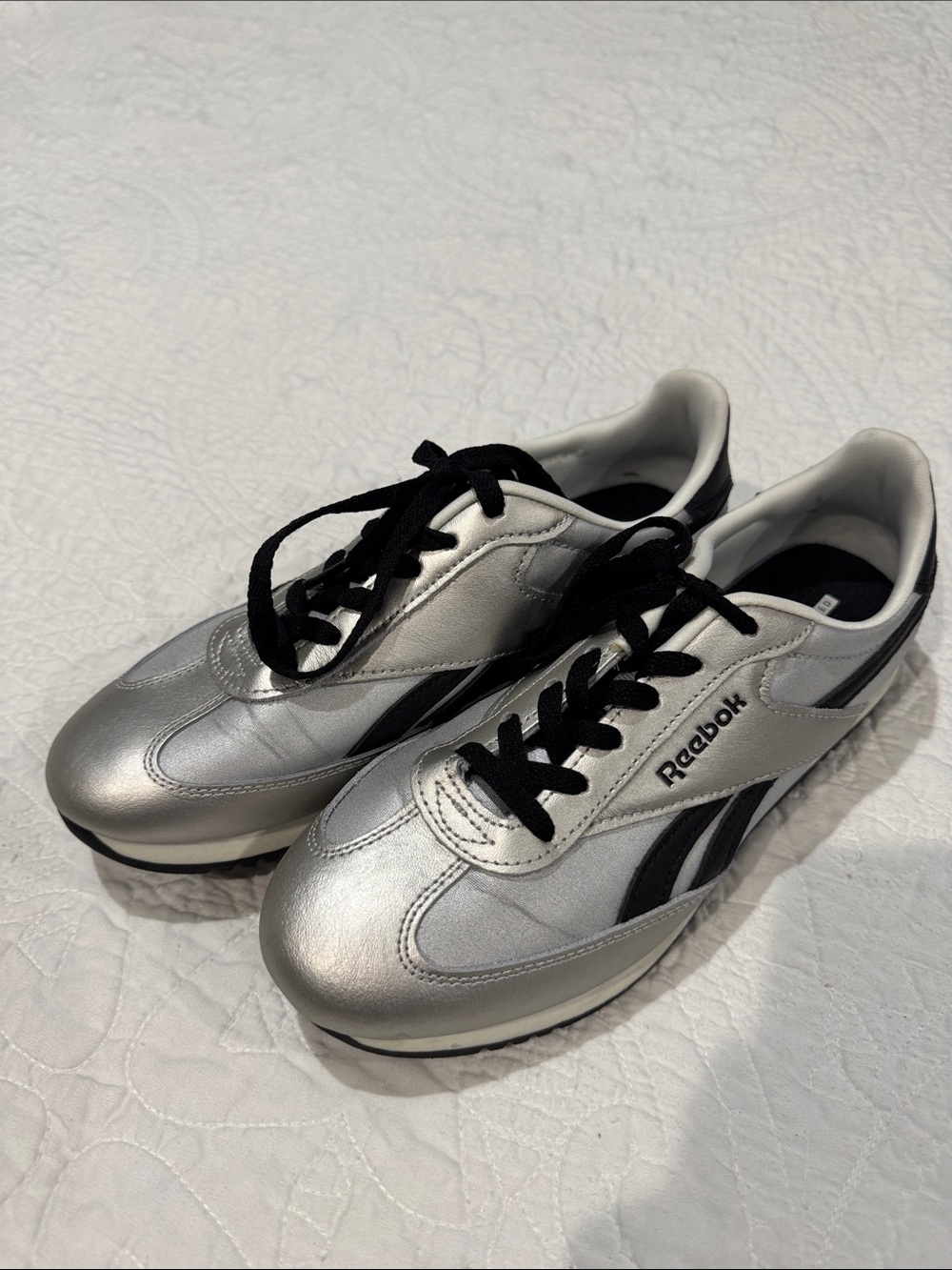 Reebok Silver and Black Retro Runner Sneakers Women Size 8.5 Excellent condition